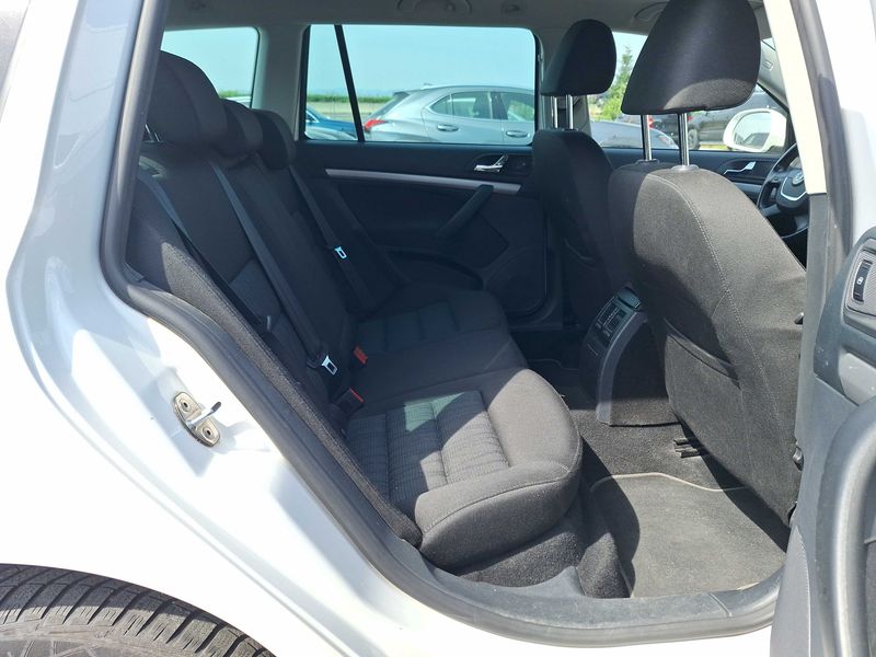 Skoda Octavia 2.0 TDI Twenty 2012 – снимка 13