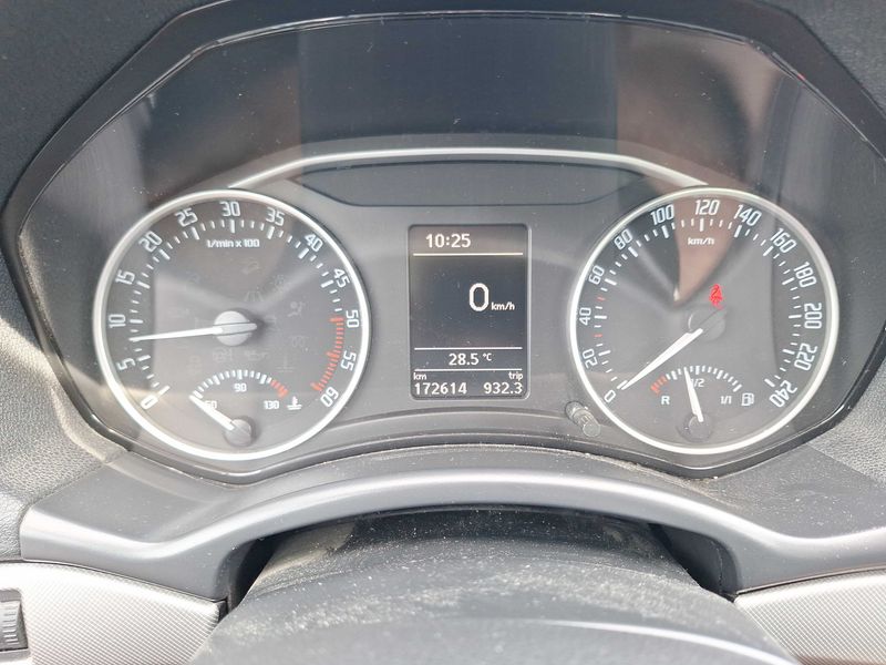 Skoda Octavia 2.0 TDI Twenty 2012 – снимка 12