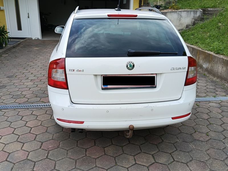 Skoda Octavia 2.0 TDI Twenty 2012 – снимка 30