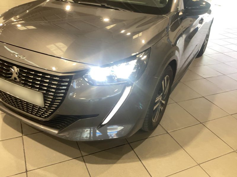Peugeot 208 1.5 Blue-HDi Allure Pack 2022 – снимка 2