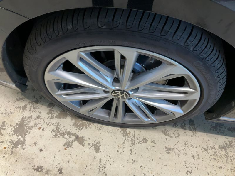 Volkswagen Passat 2.0 TSI Elegance 4Motion 2022 – снимка 3