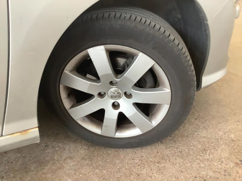 Peugeot 308 1.6 HDi Sport Plus 2008 – снимка 11