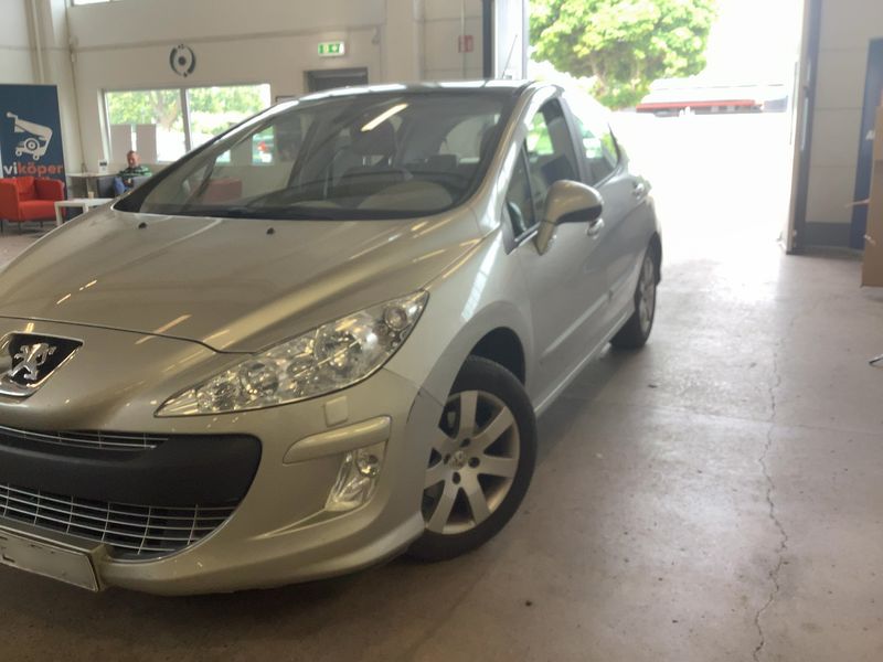 Peugeot 308 1.6 HDi Sport Plus 2008 – снимка 2