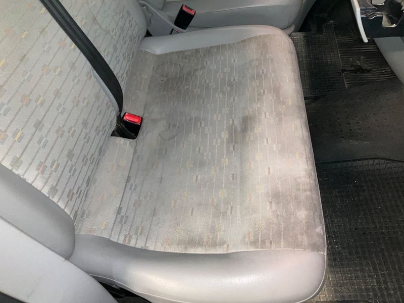 Volkswagen T5 Kombi 2.0 TDI 2011 – снимка 43
