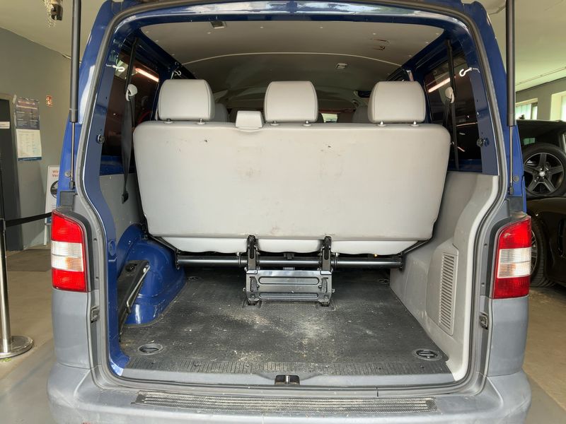 Volkswagen T5 Kombi 2.0 TDI 2011 – снимка 15