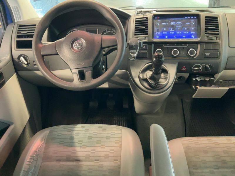 Volkswagen T5 Kombi 2.0 TDI 2011 – снимка 17