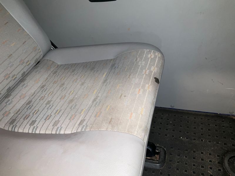 Volkswagen T5 Kombi 2.0 TDI 2011 – снимка 45
