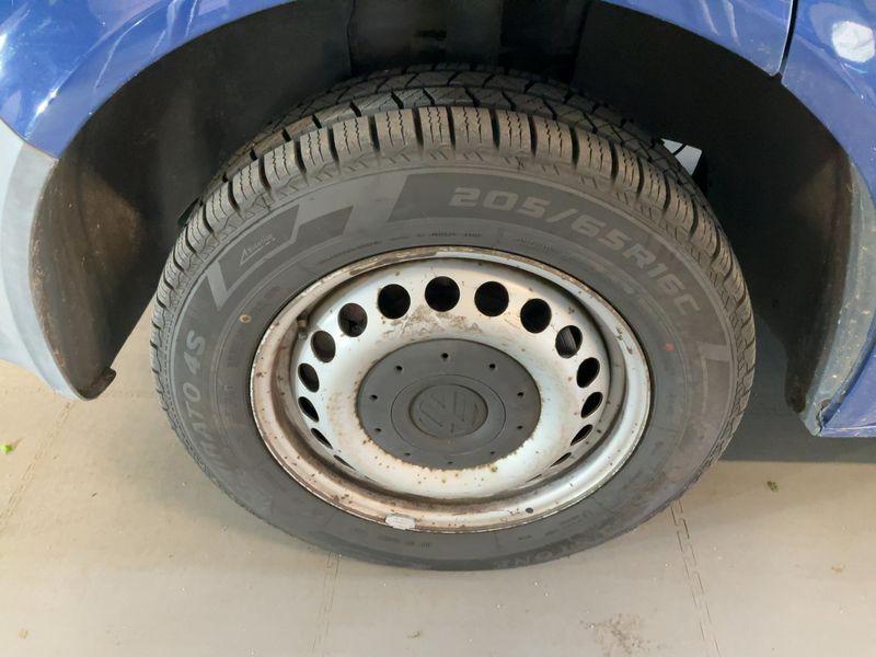 Volkswagen T5 Kombi 2.0 TDI 2011 – снимка 3