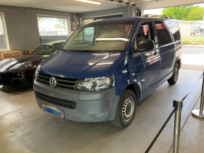 Volkswagen T5 Kombi 2.0 TDI 2011 – снимка 1