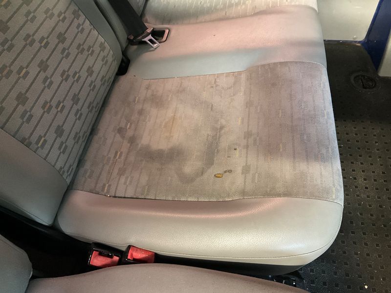 Volkswagen T5 Kombi 2.0 TDI 2011 – снимка 42