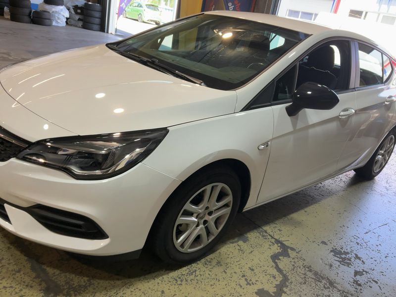 Opel Astra 1.2 Turbo Edition Start/Stop 2021 – снимка 2