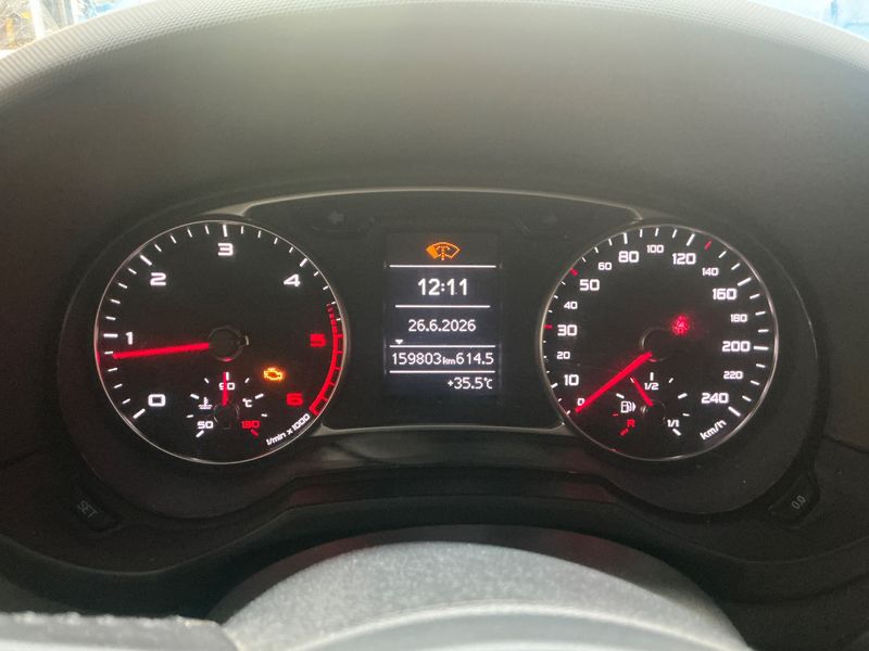 Audi A1 1.6 TDI Ambition 2011 – снимка 18