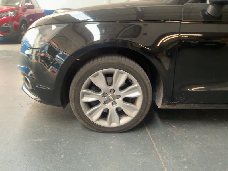 Audi A1 1.6 TDI Ambition 2011 – снимка 3