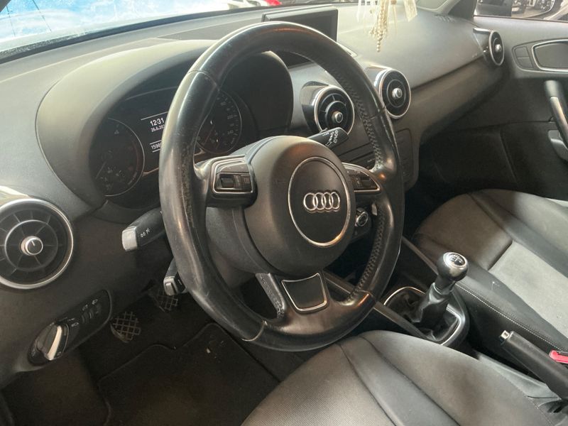 Audi A1 1.6 TDI Ambition 2011 – снимка 27