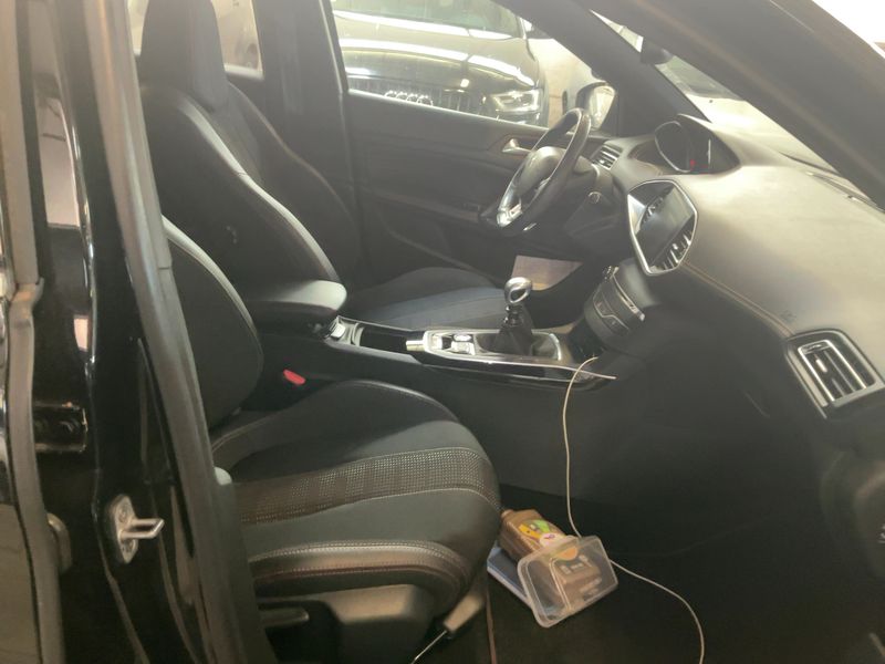 Peugeot 308 1.2 e-THP GT Line 2019 – снимка 16