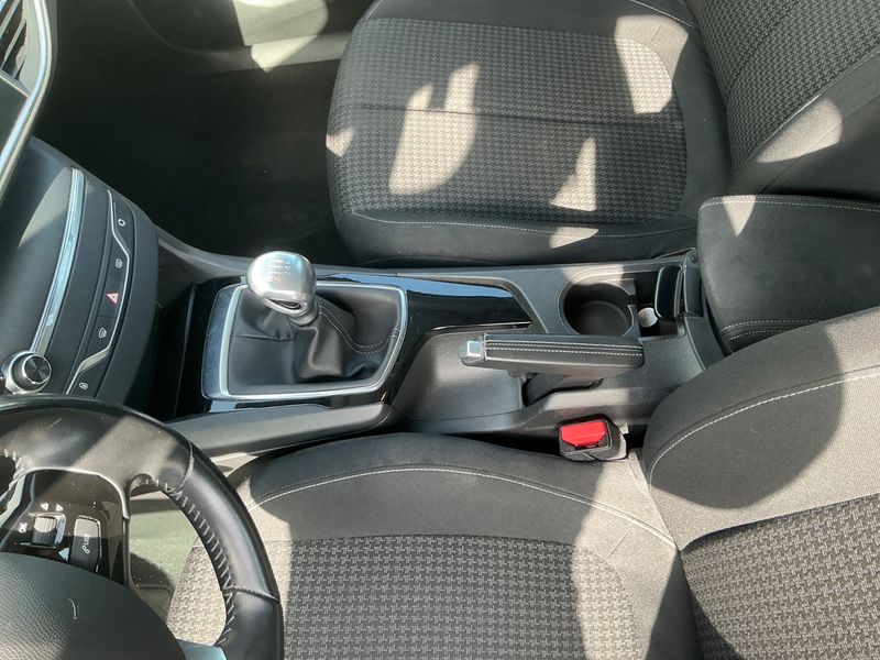 Peugeot 308 1.5 Blue-HDi Active Business 2019 – снимка 25