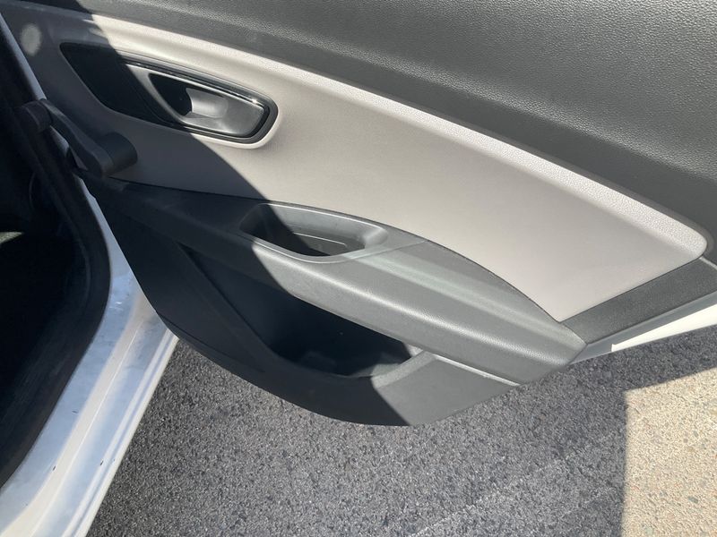 Seat Leon 1.6 TDI Reference Plus 2017 – снимка 24