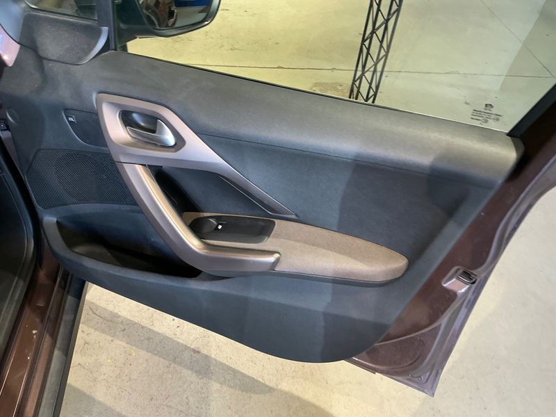 Peugeot 2008 1.6 Allure 2014 – снимка 29