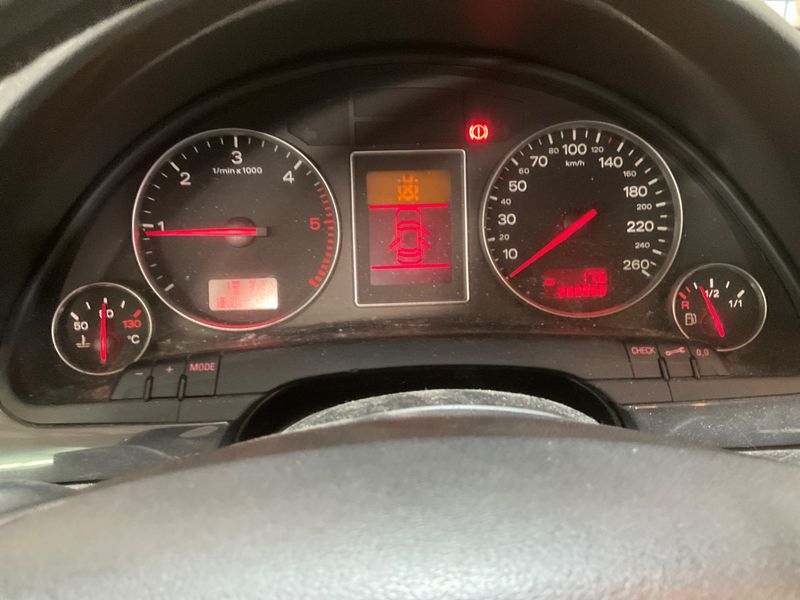 Audi A4 1.9 TDI 2004 – снимка 4