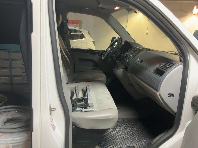 Volkswagen T5 Transporter 2.0 TDI Kasten lang 2012 – снимка 17