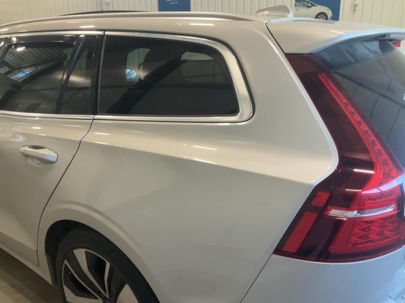 Volvo V60 2.0 T8 Plug-in Hybrid Inscription Expression AWD 2020 – снимка 6