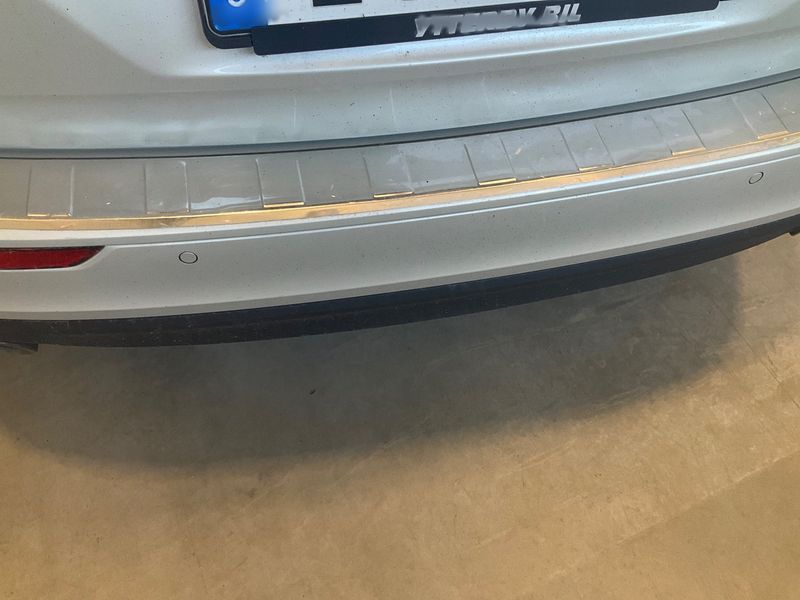 Volvo V60 2.0 T8 Plug-in Hybrid Inscription Expression AWD 2020 – снимка 25