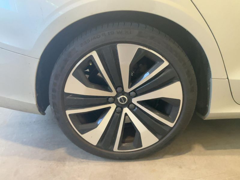 Volvo V60 2.0 T8 Plug-in Hybrid Inscription Expression AWD 2020 – снимка 10