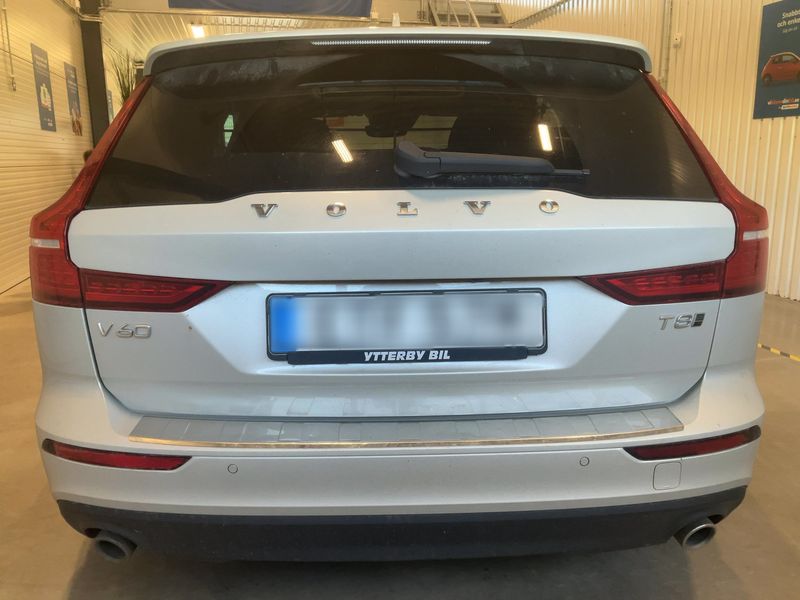 Volvo V60 2.0 T8 Plug-in Hybrid Inscription Expression AWD 2020 – снимка 7