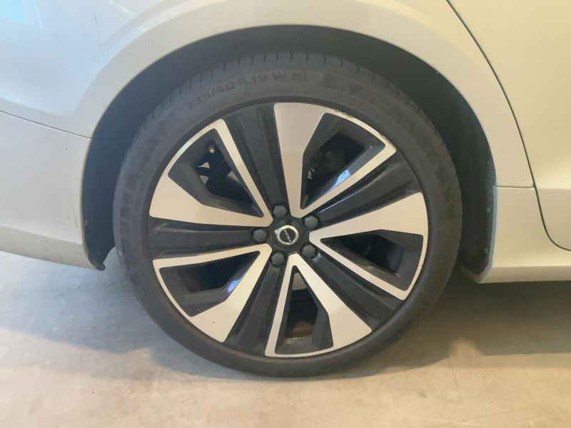 Volvo V60 2.0 T8 Plug-in Hybrid Inscription Expression AWD 2020 – снимка 9
