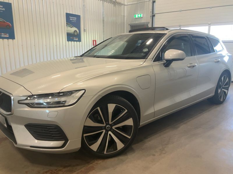 Volvo V60 2.0 T8 Plug-in Hybrid Inscription Expression AWD 2020 – снимка 1