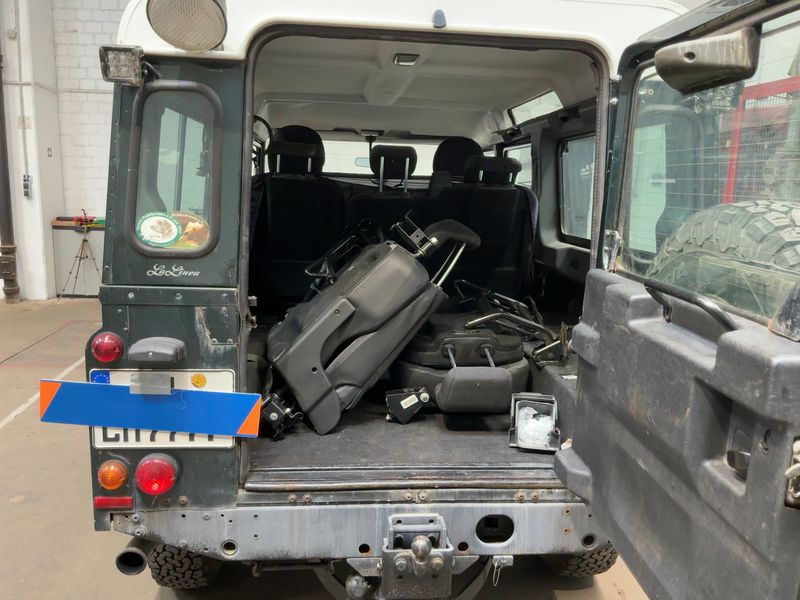 Land Rover Defender 2.4 Td4 110 S Station Wagon 2011 – снимка 15