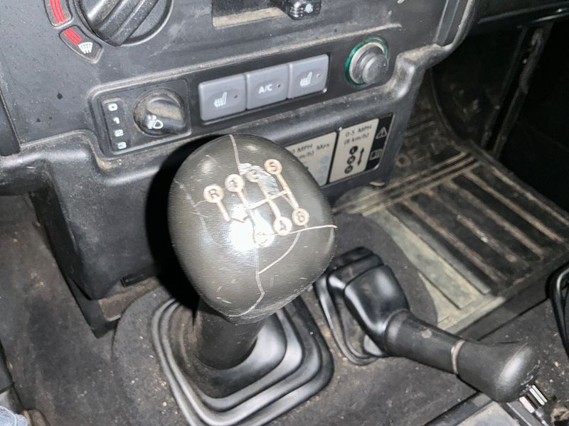 Land Rover Defender 2.4 Td4 110 S Station Wagon 2011 – снимка 38