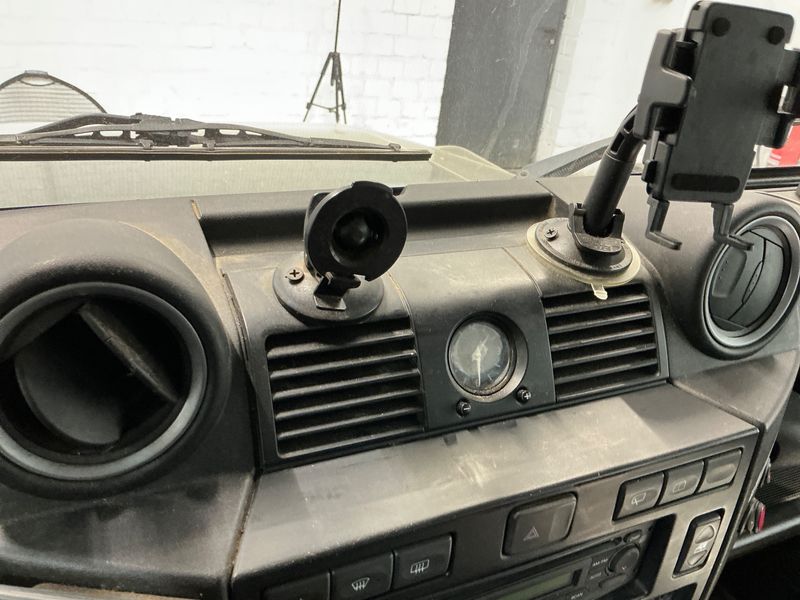 Land Rover Defender 2.4 Td4 110 S Station Wagon 2011 – снимка 39