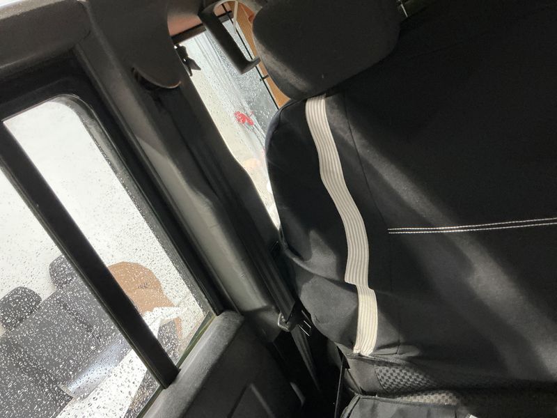 Land Rover Defender 2.4 Td4 110 S Station Wagon 2011 – снимка 33