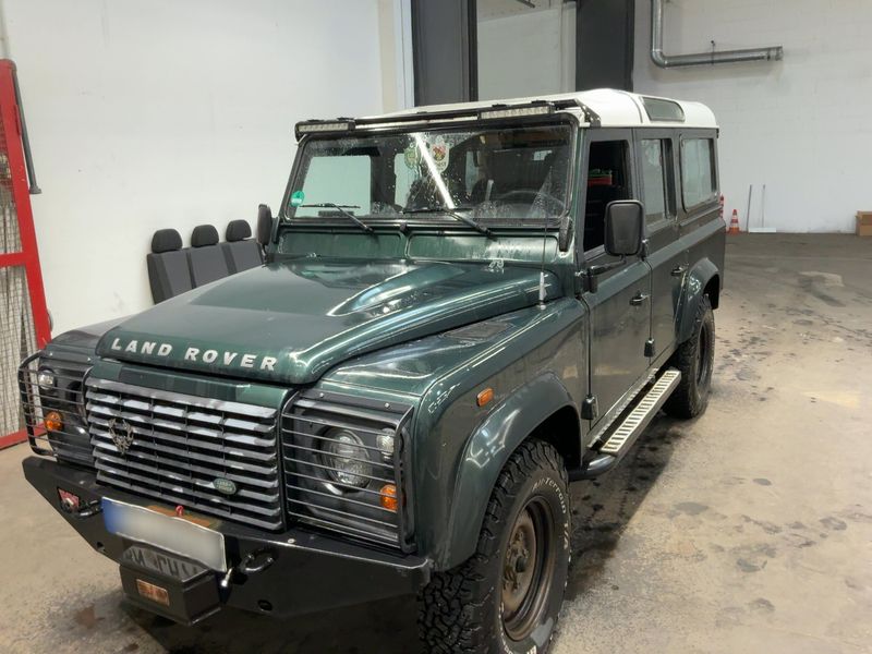 Land Rover Defender 2.4 Td4 110 S Station Wagon 2011 – снимка 1