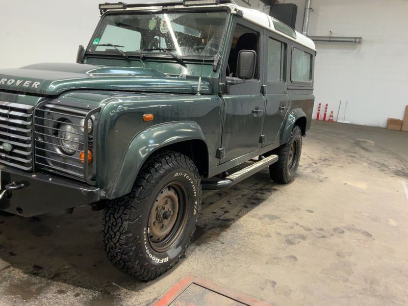 Land Rover Defender 2.4 Td4 110 S Station Wagon 2011 – снимка 2