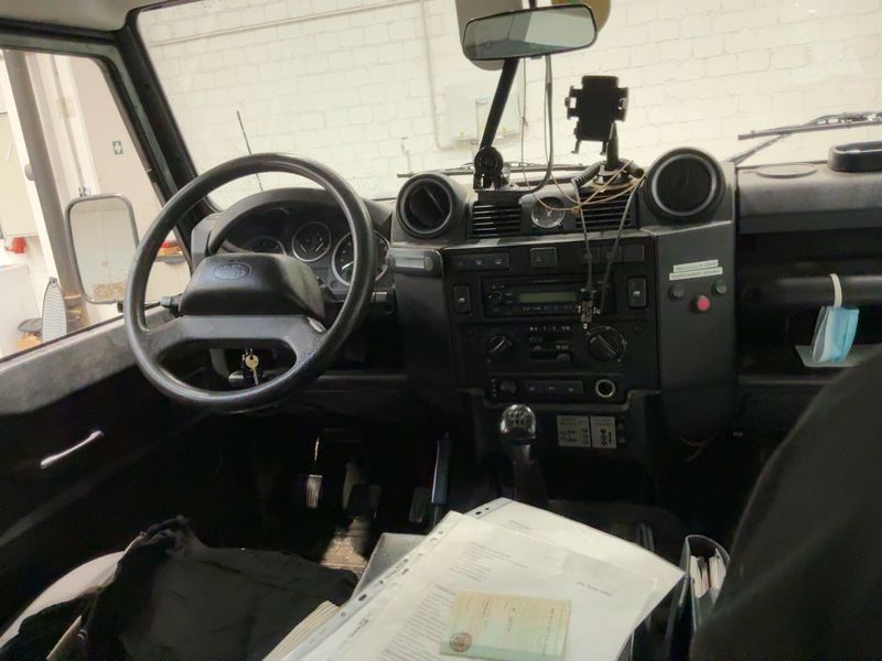 Land Rover Defender 2.4 Td4 110 S Station Wagon 2011 – снимка 17