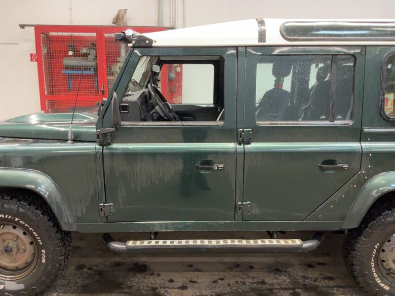 Land Rover Defender 2.4 Td4 110 S Station Wagon 2011 – снимка 4