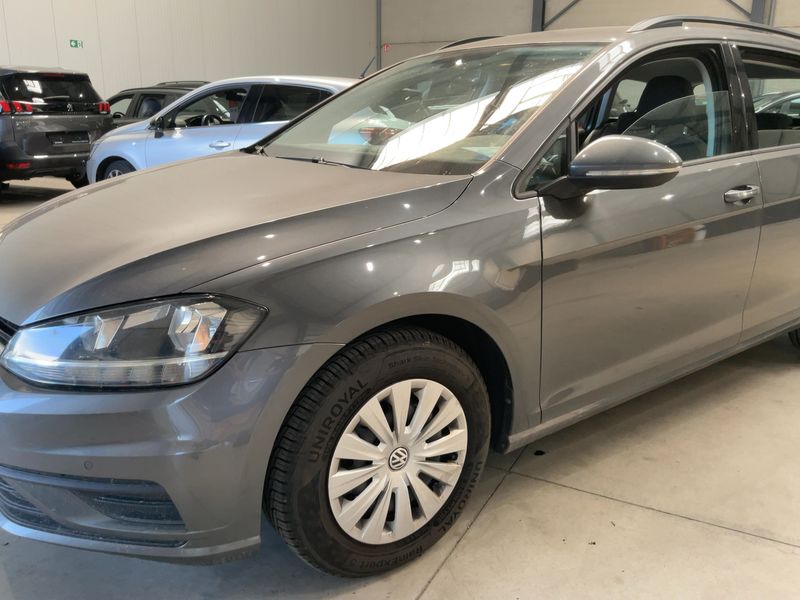 Volkswagen Golf VII 1.6 TDI Trendline BlueMotion Tech 2017 – снимка 2
