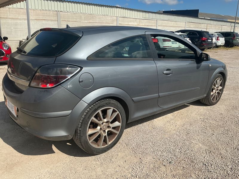 Opel Astra GTC 1.9 CDTI Sport 2005 – снимка 2