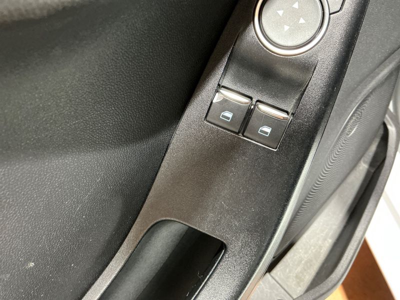 Ford Fiesta 1.1 Affaires Business 2019 – снимка 24