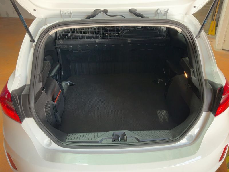 Ford Fiesta 1.1 Affaires Business 2019 – снимка 15