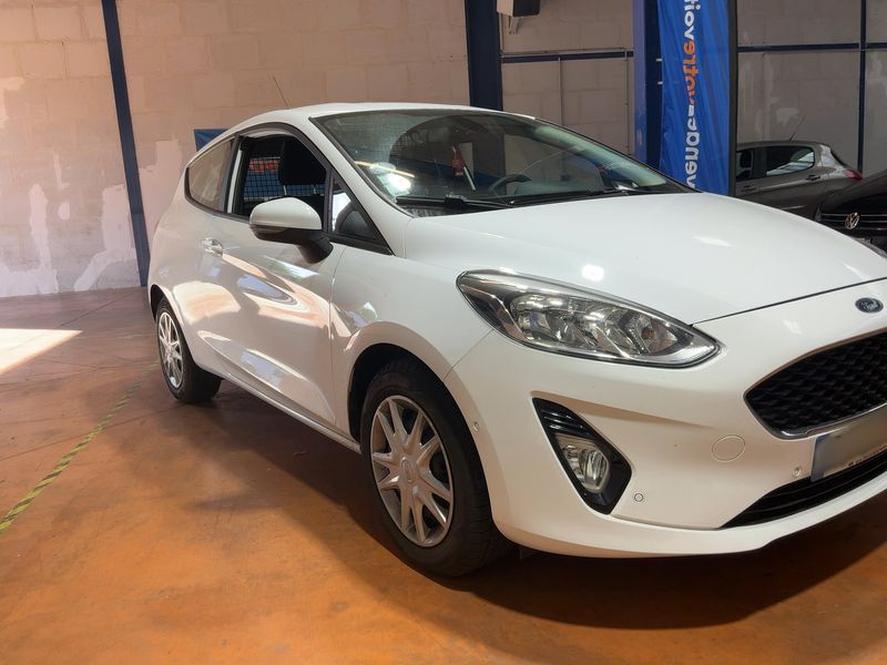 Ford Fiesta 1.1 Affaires Business 2019 – снимка 12