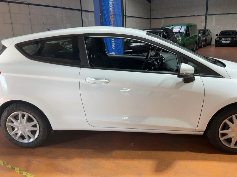 Ford Fiesta 1.1 Affaires Business 2019 – снимка 10