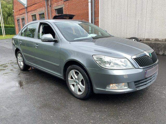 Skoda Octavia 1.6 TDI Ambition 2012 – снимка 12