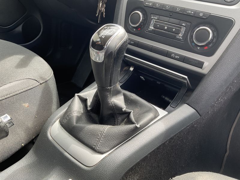 Skoda Octavia 1.6 TDI Ambition 2012 – снимка 28