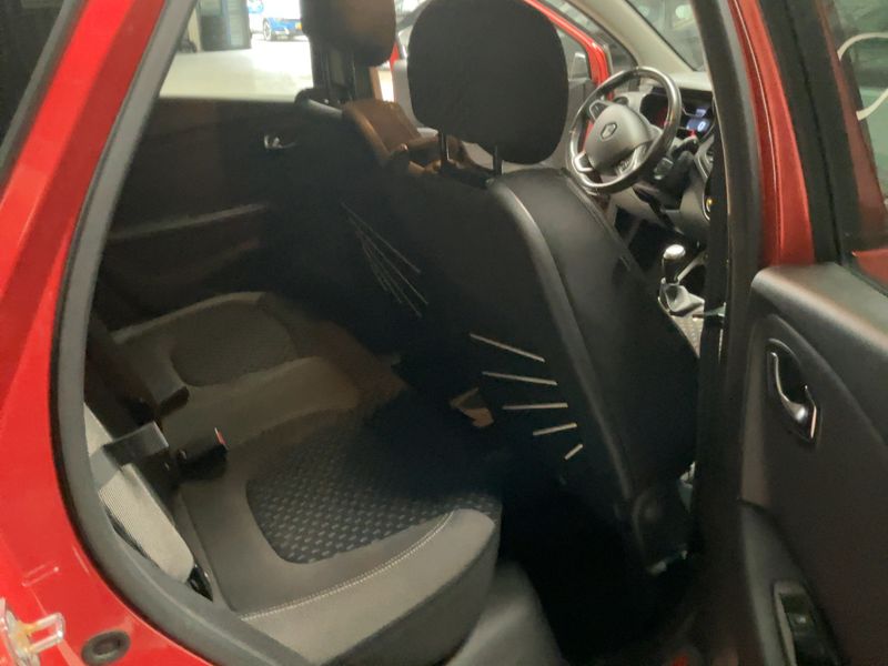 Renault Captur 0.9 Energy Intens 2017 – снимка 19