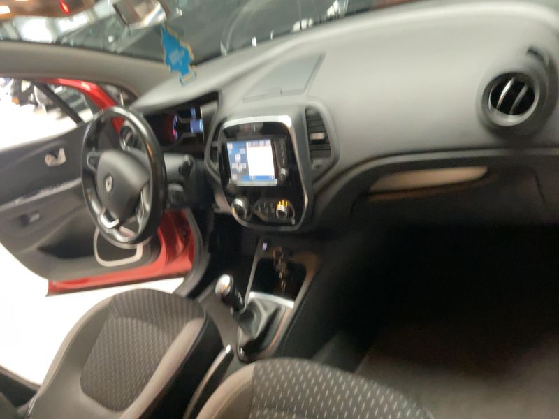 Renault Captur 0.9 Energy Intens 2017 – снимка 17