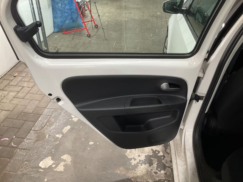 Volkswagen up! 1.0 Move up! BlueMotion Tech 2020 – снимка 34
