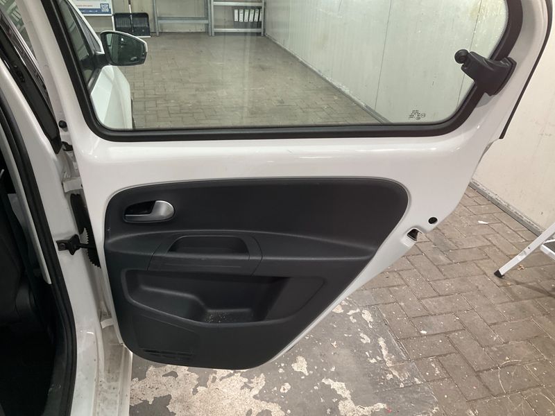 Volkswagen up! 1.0 Move up! BlueMotion Tech 2020 – снимка 31